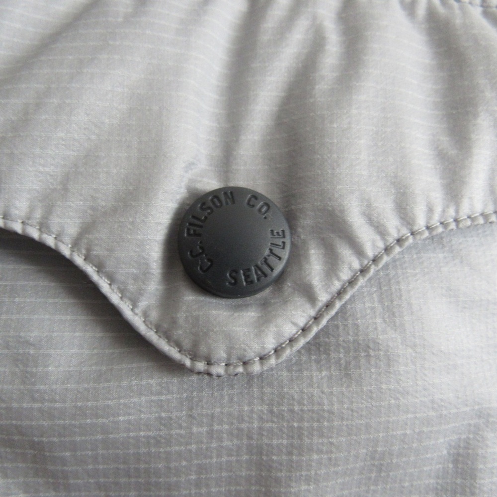 Filson Mens Light Grey Vest Size Large Nylon Primaloft Pockets Waist Drawcord - Picture 8 of 10